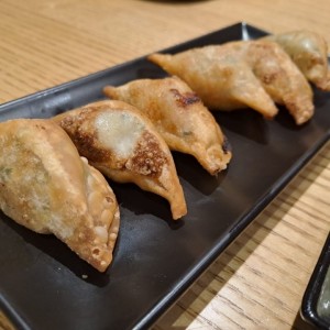 Entradas - Deep Fried Gyoza