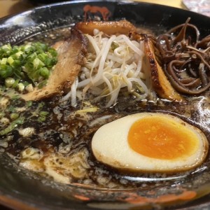 Black Kuro ramen 