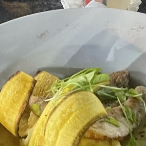 Filete de pescado en salsa de coco y mango