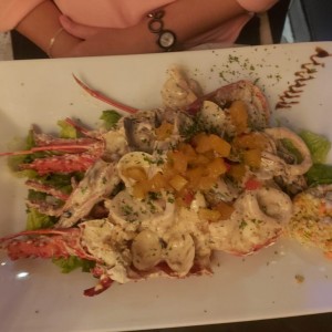 Langosta en Salsa de Mariscos