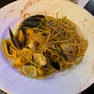 spaguettis fruto del mar