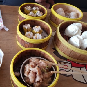 Siu mai, costillas al vapor, ham pao