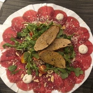 Carpaccio de res