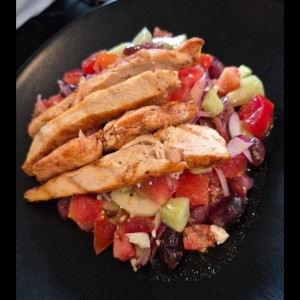 Ensalada Griega +Pollo Al Grill