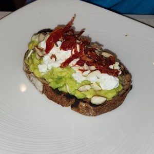 Tostada Avocado