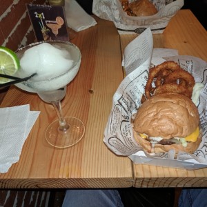 Casco burguer y margarita