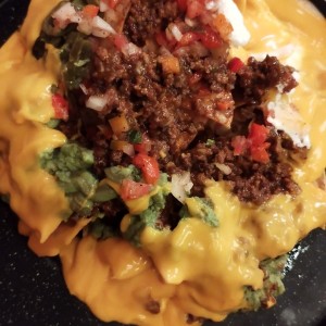 Platos Especiales - Nachos Casco Burger