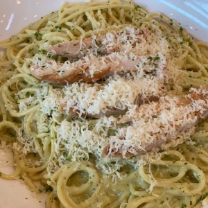 Pasta Al Pesto con Pollo