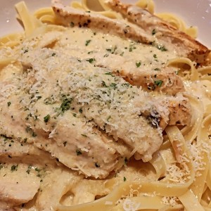 Clasicas Favoritas - Chicken Alfredo