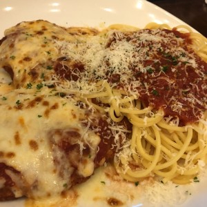 Clasicas Favoritas - Chicken Parmigiana