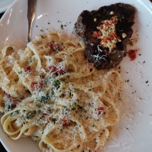 Carnes - Steak Gorgonzola-Alfredo