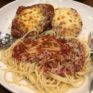 Clasicas Favoritas - Chicken Parmigiana