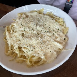 Amazing Alfredos - Fettuccine Alfredo