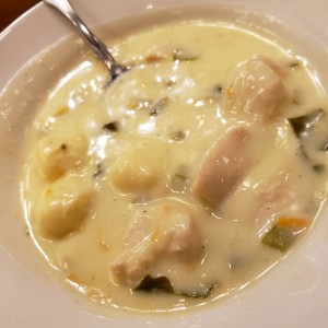 sopa de pollo