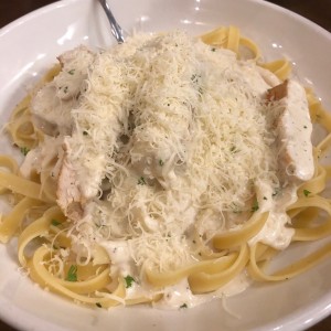 Chiken Alfredo pasta