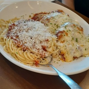 Clasicas Favoritas - Chicken Parmigiana