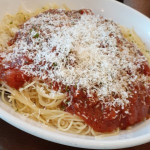 Capellini con salsa marinara