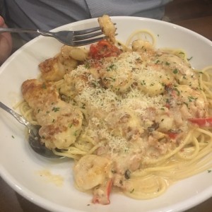 shrimp and fried chicken spaguettti