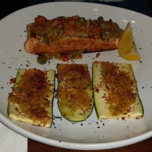 Salmon con zuquini gratinado