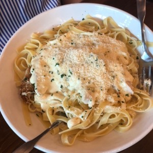 pasta alfredo con pollo 