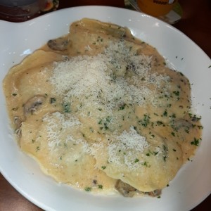 Mushroom creamy ravioli