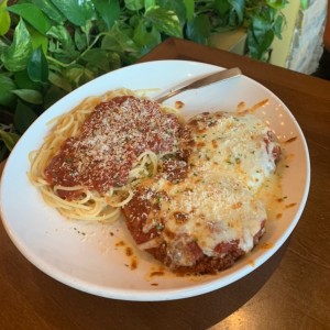 Clasicas Favoritas - Chicken Parmigiana