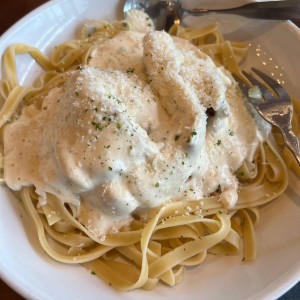 Amazing Alfredos - Fettuccine Alfredo