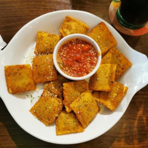 Toasted Ravioli de Res y Cerdo