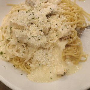 Amazing Alfredos - Fettuccine Alfredo