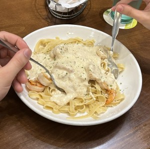 Amazing Alfredos - Shrimp Alfredo