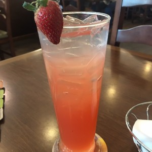 Strawberry lemonade 