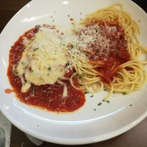 Filete de pollo a la parmigliana