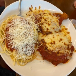 Clasicas Favoritas - Chicken Parmigiana