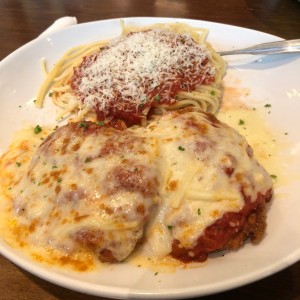 Clasicas Favoritas - Chicken Parmigiana