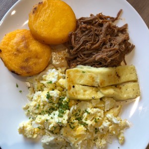 Ropa Vieja en salsa criolla