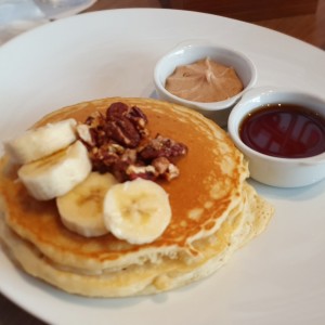 Pancakes de banana y pecanas 