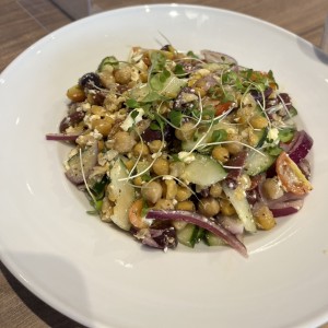 Ensalada griega con garbanzos 