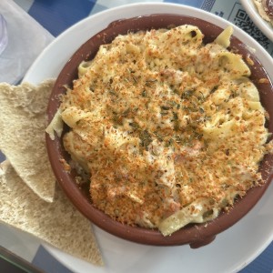 Pasta con pollo y tocino. 