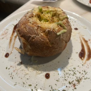 Bread Bowl 4 Quesos y Puerros