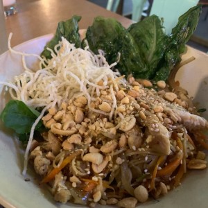 ensalada Thai de pollo