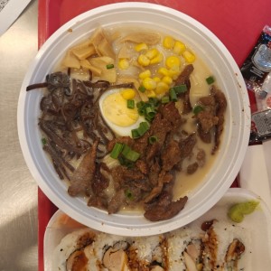 ramen com carne de res