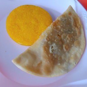 Frituras - Empanadas de harina pollo y tortilla