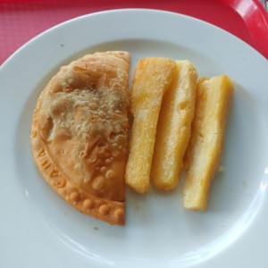 Frituras - Empanadas de harina ropa vieja