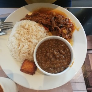 Menu con ropa vieja