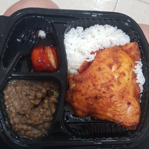 comida completa con pollo asado