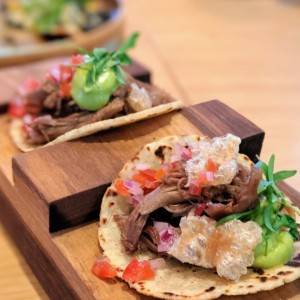 Tacos de carnitas de pato