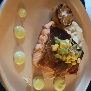 SALMON A LA PARRILLA