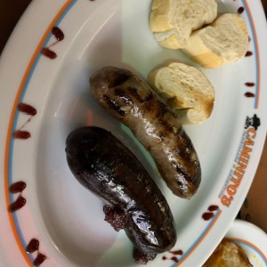 Picada de chorizo y morcilla