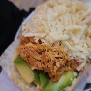 Arepas - Arepa reina pepiada