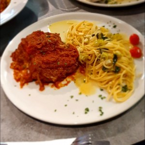 Filete de Pollo a la Parmigiana con pasta